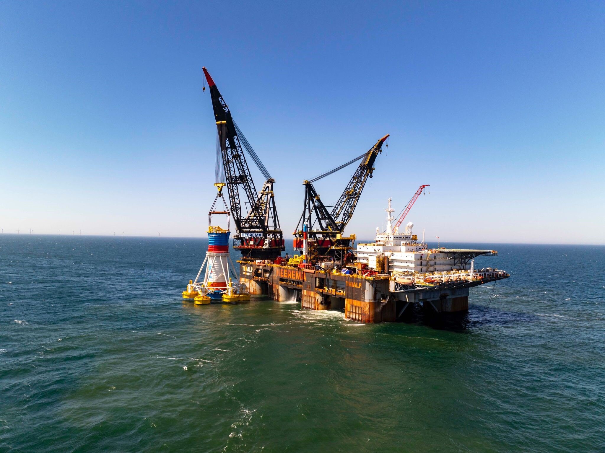 Thialf Installs He Dreiht Offshore Windfarm