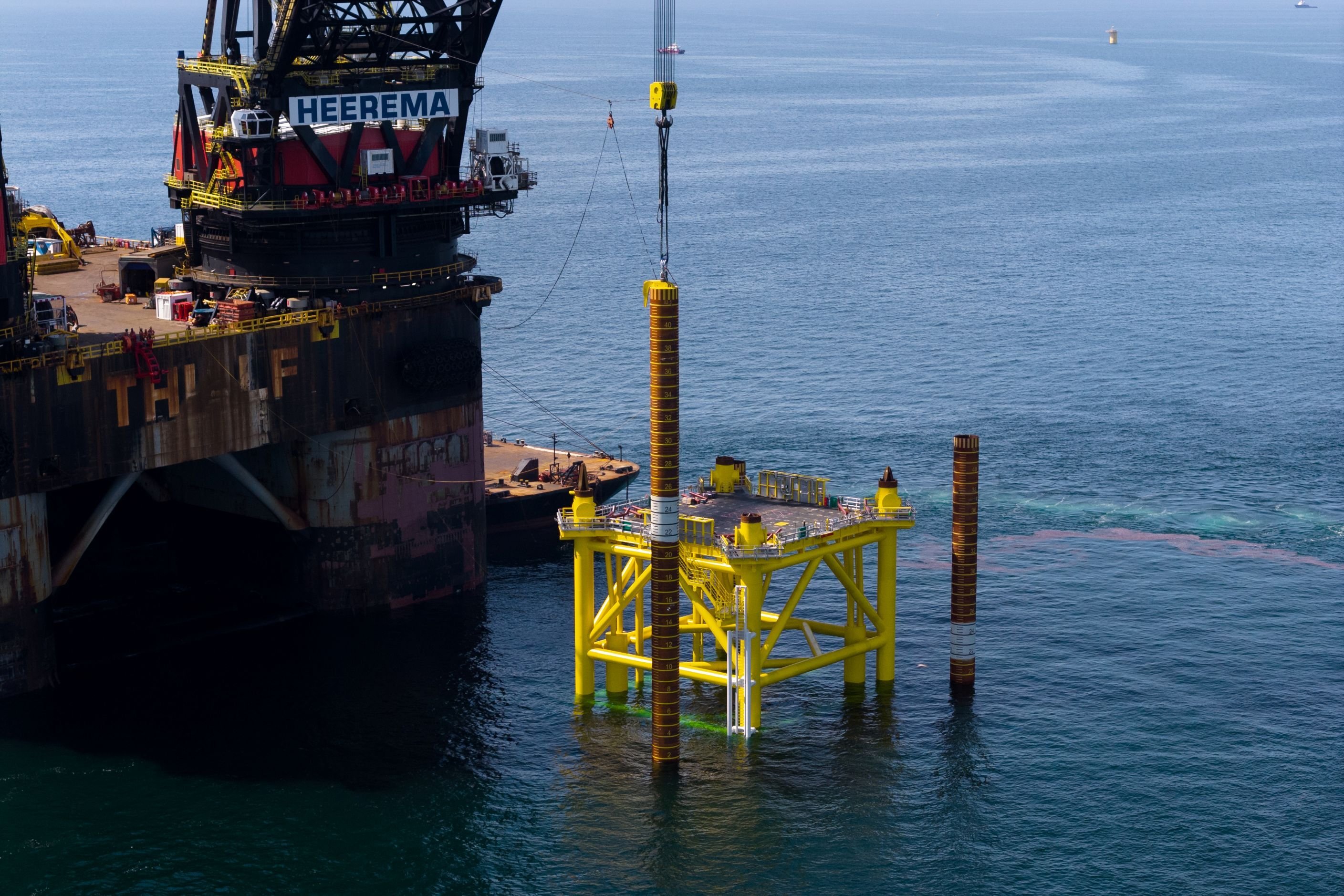 2026_Thialf Installs First Jacket at Baltyk 2