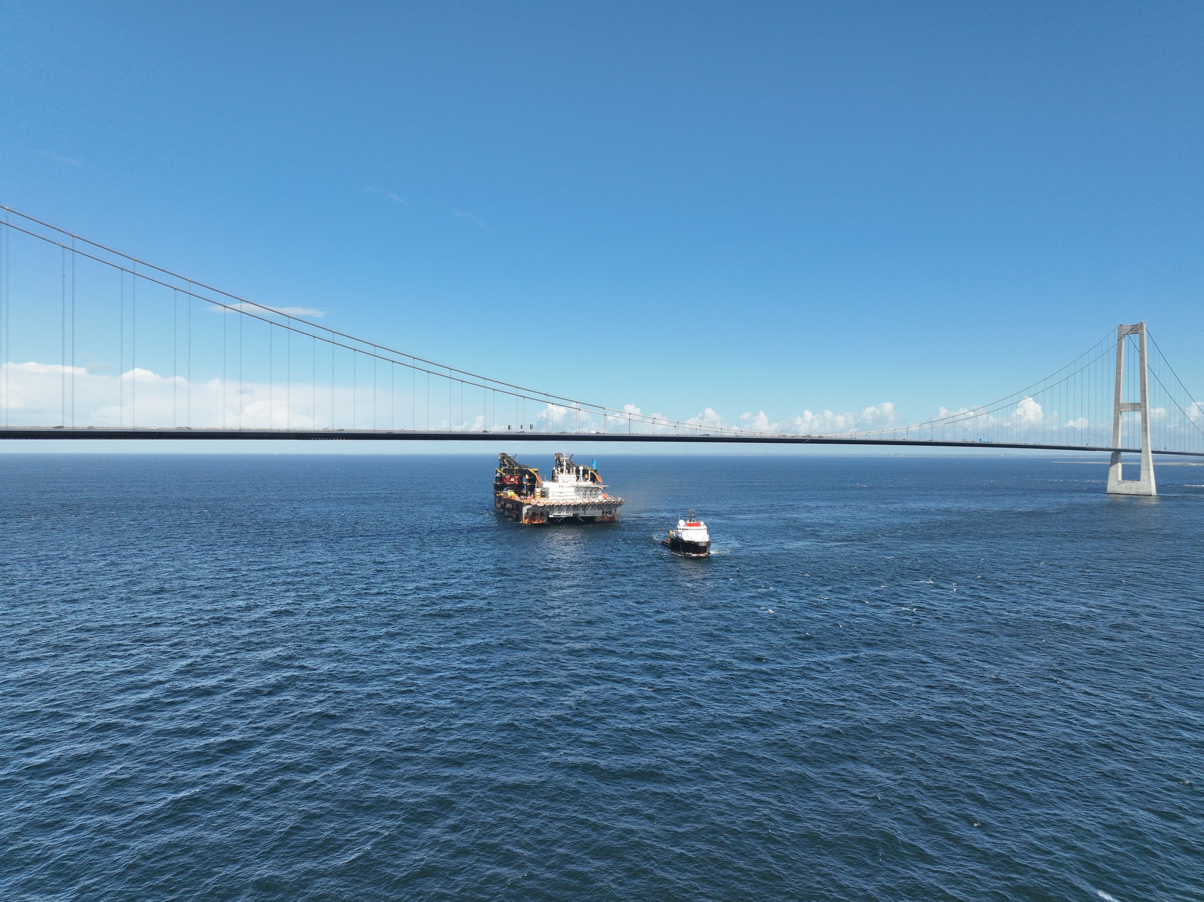 Thialf crossing Storebaelt Bridge